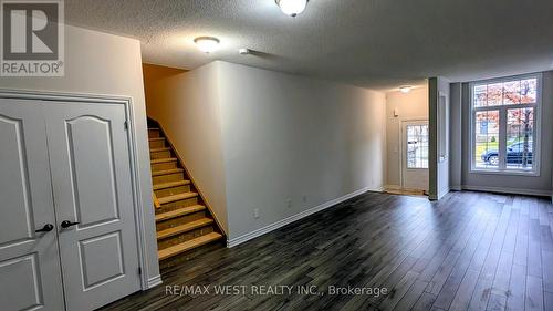 10 Moore'S Court, Markham, ON - Indoor Photo Showing Other Room