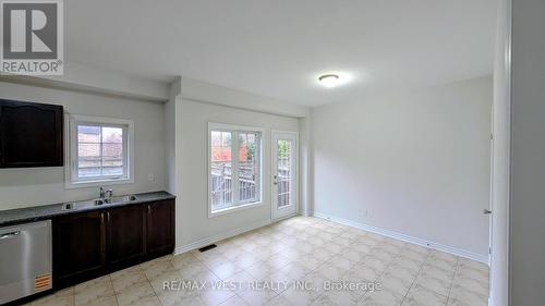 10 Moore'S Court, Markham, ON - Indoor