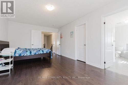 100 Folgate Crescent, Brampton, ON - Indoor Photo Showing Bedroom