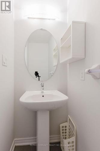 100 Folgate Crescent, Brampton, ON - Indoor Photo Showing Bathroom