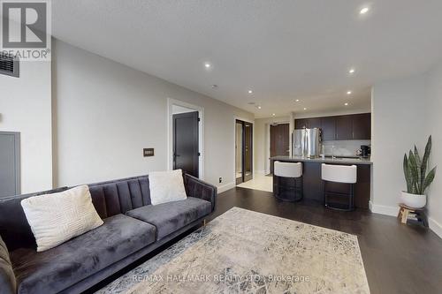 1002 - 3 Michael Power Place, Toronto, ON - Indoor Photo Showing Living Room