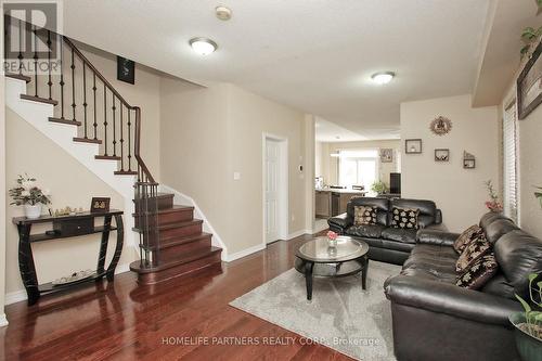 40 Nathaniel Crescent, Brampton, ON - Indoor Photo Showing Living Room