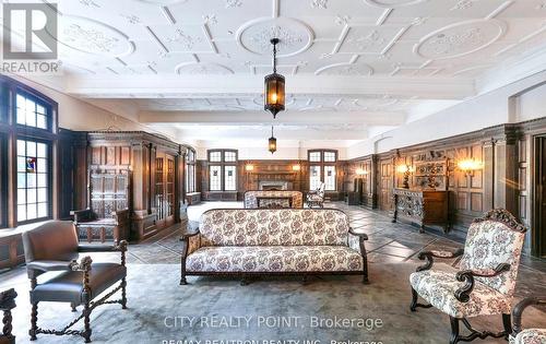 117 - 2 Clarendon Avenue, Toronto, ON - Indoor