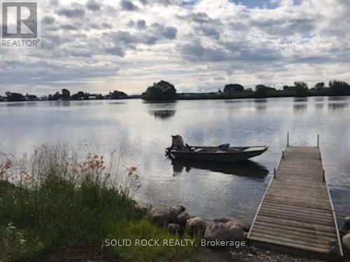On rare occasions you can dock a small boat - 5 Shoreline Road, Edwardsburgh/Cardinal, ON - Outdoor With Body Of Water With View