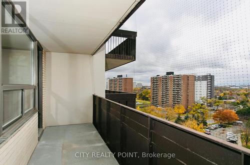 711 - 6200 Bathurst Street, Toronto, ON - Outdoor With Balcony With Exterior