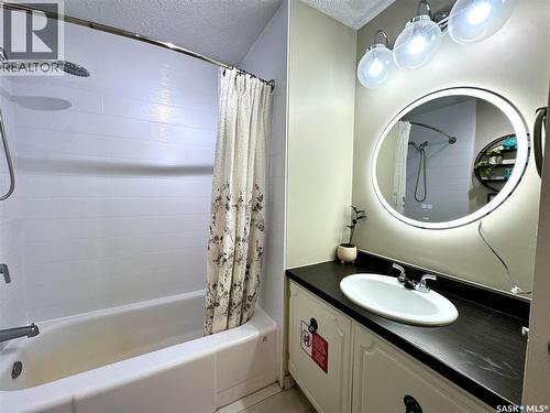 1015 Wyllie Crescent, Prince Albert, SK - Indoor Photo Showing Bathroom