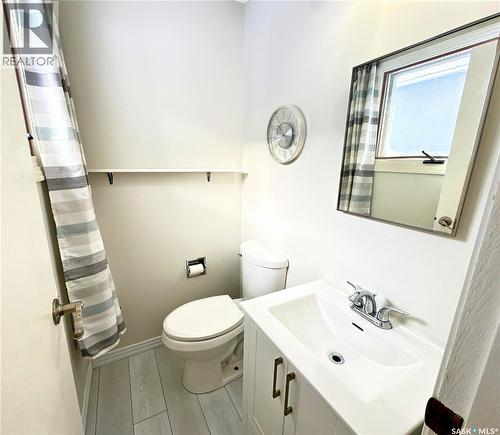 1015 Wyllie Crescent, Prince Albert, SK - Indoor Photo Showing Bathroom