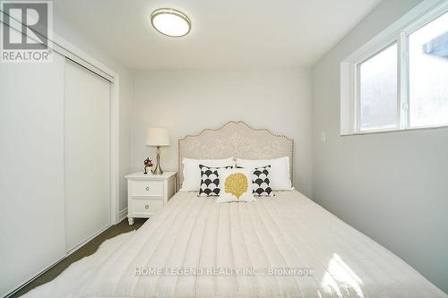 36 Pebblehill Square, Toronto, ON - Indoor Photo Showing Bedroom