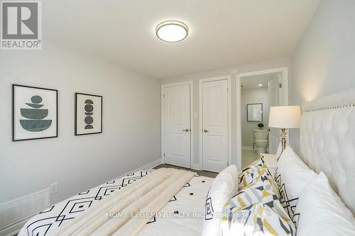 36 Pebblehill Square, Toronto, ON - Indoor Photo Showing Bedroom