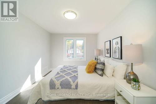 36 Pebblehill Square, Toronto, ON - Indoor Photo Showing Bedroom