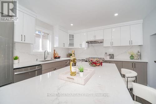 36 Pebblehill Square, Toronto, ON - Indoor Photo Showing Kitchen With Upgraded Kitchen