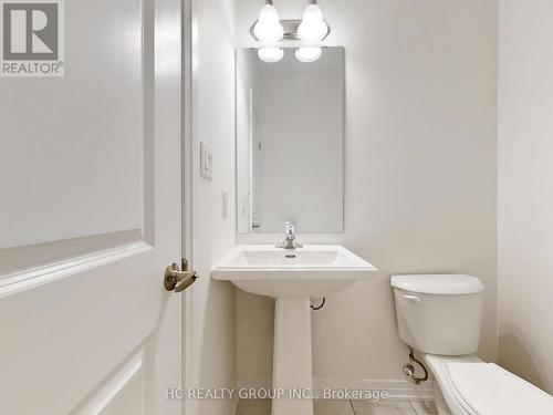28 Millman Lane, Richmond Hill, ON - Indoor Photo Showing Bathroom