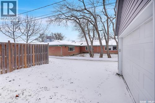 1045 Brown Street, Moose Jaw, SK - Outdoor
