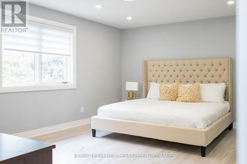 7 Golfview Boulevard, Bradford West Gwillimbury, ON - Indoor Photo Showing Bedroom