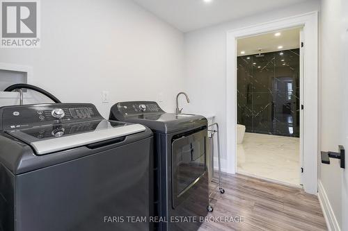 7 Golfview Boulevard, Bradford West Gwillimbury, ON - Indoor Photo Showing Laundry Room
