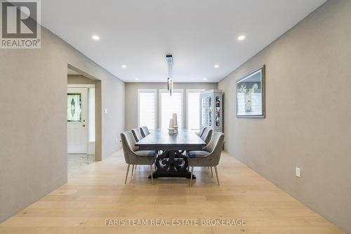 7 Golfview Boulevard, Bradford West Gwillimbury, ON - Indoor Photo Showing Dining Room