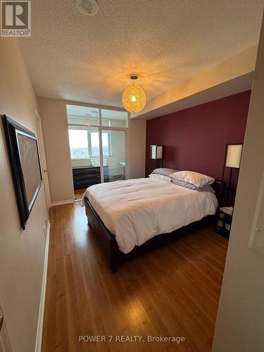 1615 - 9235 Jane Street, Vaughan, ON - Indoor Photo Showing Bedroom