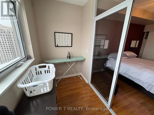 1615 - 9235 Jane Street, Vaughan, ON - Indoor Photo Showing Bedroom