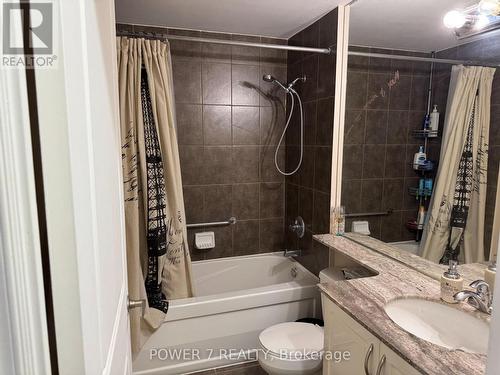 1615 - 9235 Jane Street, Vaughan, ON - Indoor Photo Showing Bathroom