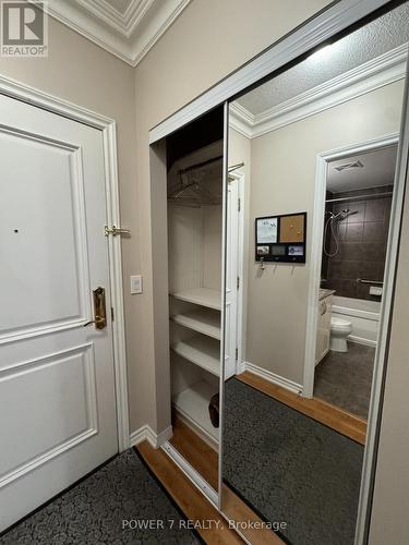 1615 - 9235 Jane Street, Vaughan, ON - Indoor Photo Showing Other Room
