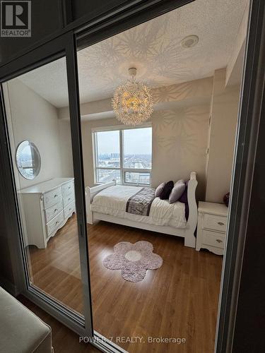 1615 - 9235 Jane Street, Vaughan, ON - Indoor Photo Showing Bedroom
