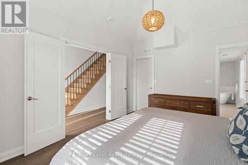 Main floor primary suite - 15 - 2054 Peninsula Road, Muskoka Lakes (Medora), ON - Indoor Photo Showing Bedroom