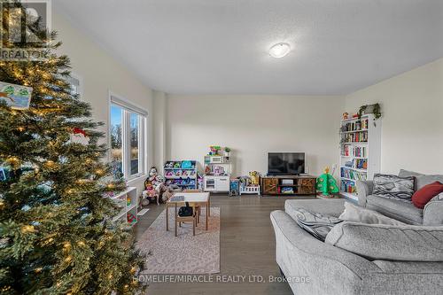 76 Oakmont Drive, Loyalist, ON - Indoor Photo Showing Living Room