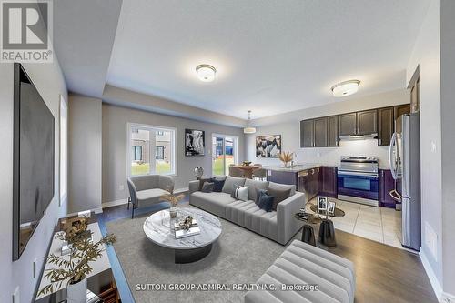 18 Copeman Avenue, Brantford, ON - Indoor Photo Showing Living Room
