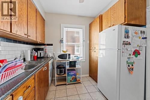 232-234 Giles, Windsor, ON - Indoor Photo Showing Kitchen