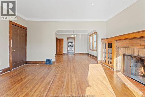 232-234 Giles, Windsor, ON - Indoor With Fireplace