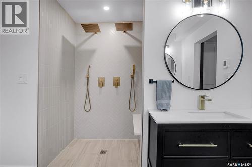 1407 13Th Street E, Saskatoon, SK - Indoor Photo Showing Bathroom