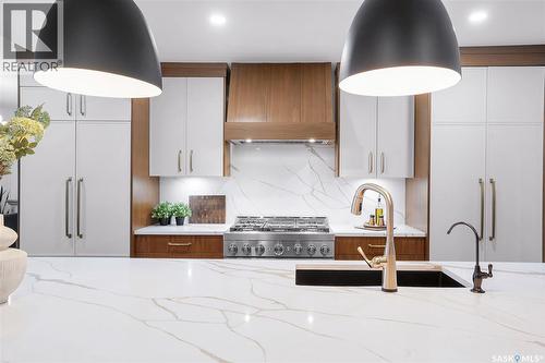 1407 13Th Street E, Saskatoon, SK - Indoor Photo Showing Kitchen With Upgraded Kitchen