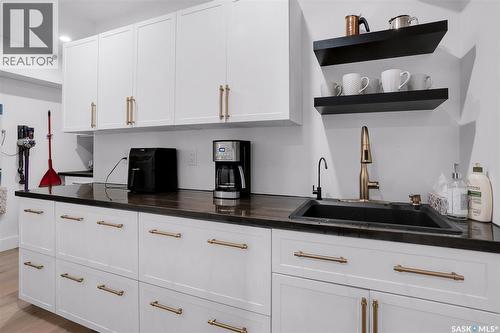 1407 13Th Street E, Saskatoon, SK - Indoor Photo Showing Kitchen