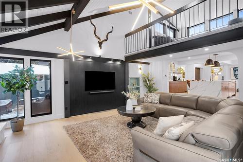 1407 13Th Street E, Saskatoon, SK - Indoor Photo Showing Living Room