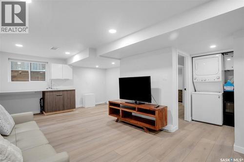 1407 13Th Street E, Saskatoon, SK - Indoor Photo Showing Laundry Room
