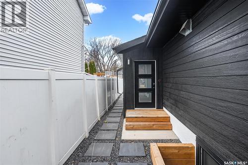 1407 13Th Street E, Saskatoon, SK - Outdoor