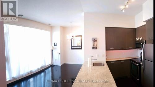 408 - 365 Prince Of Wales Drive, Mississauga, ON - Indoor Photo Showing Kitchen