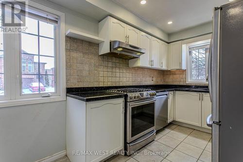 1508 Pinecliff Road, Oakville, ON - Indoor Photo Showing Kitchen