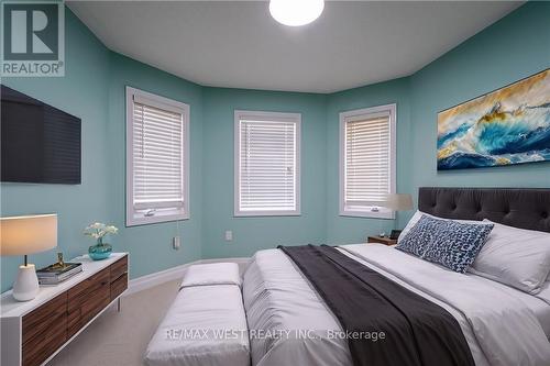 69 Kidd Crescent, New Tecumseth, ON - Indoor Photo Showing Bedroom
