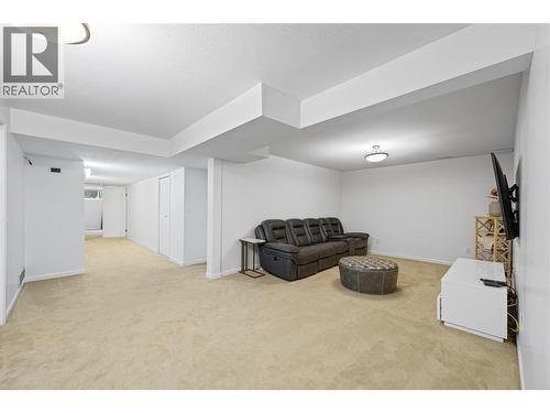 Huge family room in lower level - 1873 Parkview Crescent Unit# 3, Kelowna, BC - Indoor