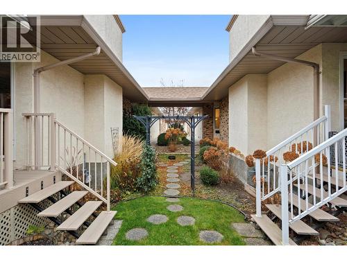 1873 Parkview Crescent Unit# 3, Kelowna, BC - Outdoor With Exterior