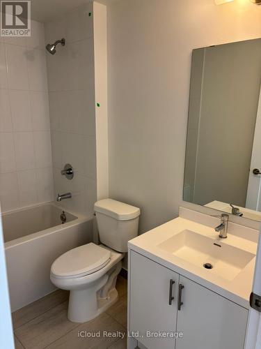 708 - 412 Silver Maple Road, Oakville, ON - Indoor Photo Showing Bathroom