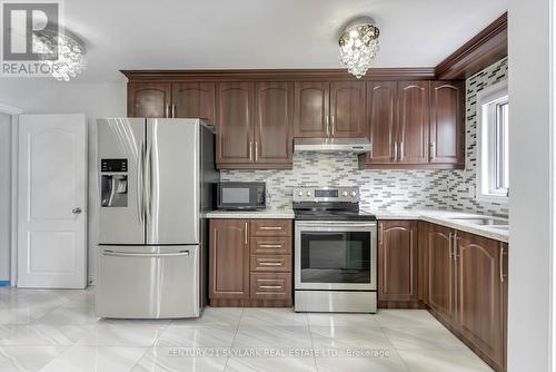 235 Fleetwood Crescent, Brampton, ON - Indoor Photo Showing Kitchen