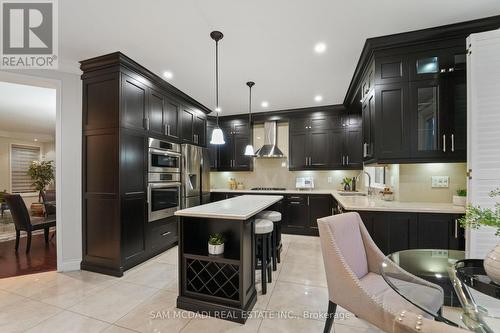 3619 Waterfall Crescent, Mississauga, ON - Indoor Photo Showing Kitchen With Upgraded Kitchen