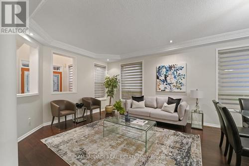 3619 Waterfall Crescent, Mississauga, ON - Indoor Photo Showing Living Room