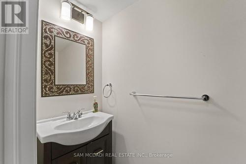3619 Waterfall Crescent, Mississauga, ON - Indoor Photo Showing Bathroom