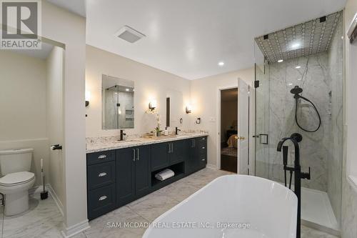 3619 Waterfall Crescent, Mississauga, ON - Indoor Photo Showing Bathroom
