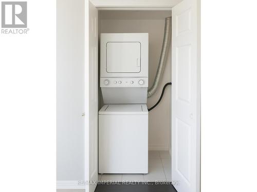 1604 - 35 Kingsbridge Garden Circle, Mississauga, ON - Indoor Photo Showing Laundry Room