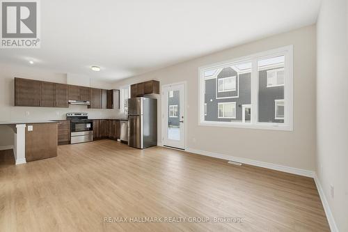 216 Ryan Reynolds Way, Ottawa, ON - Indoor Photo Showing Kitchen With Stainless Steel Kitchen