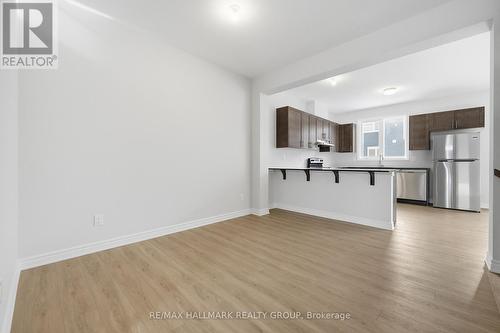 216 Ryan Reynolds Way, Ottawa, ON - Indoor Photo Showing Kitchen